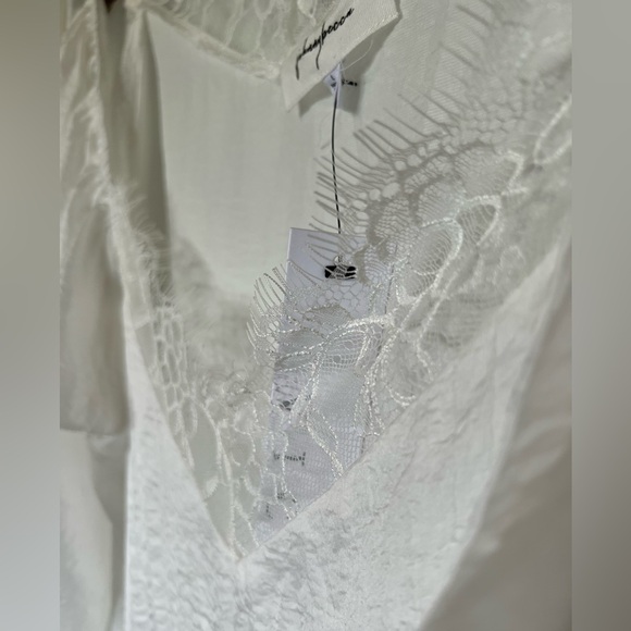 Satin lace blouse - Picture 2 of 6